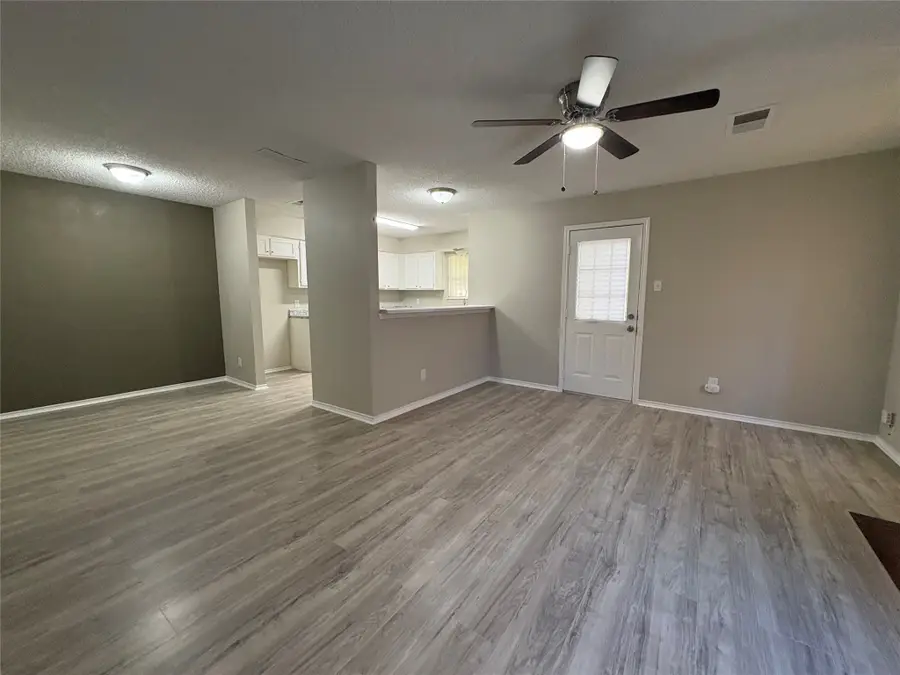 2609 Isbella Drive, Grand Prairie, TX 75052 - Image #3