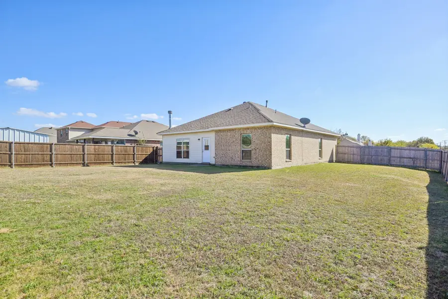 801 Cascade Drive, Glenn Heights, TX 75154 - Image #2