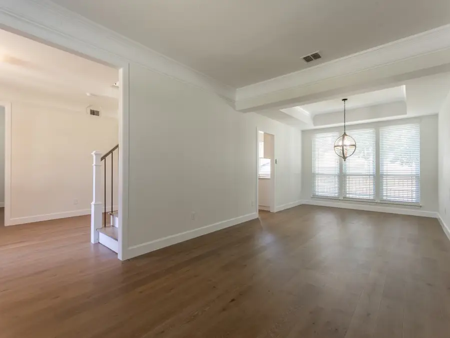 1041 Woodbriar Drive, Grapevine, TX 76051 - Image #3