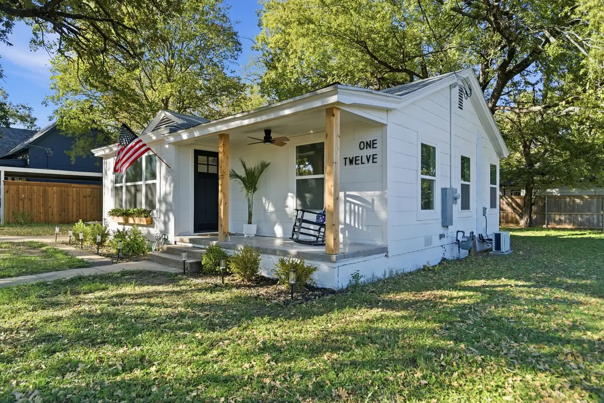 112 W Akard Street, Weatherford, TX 76086 - Image #1