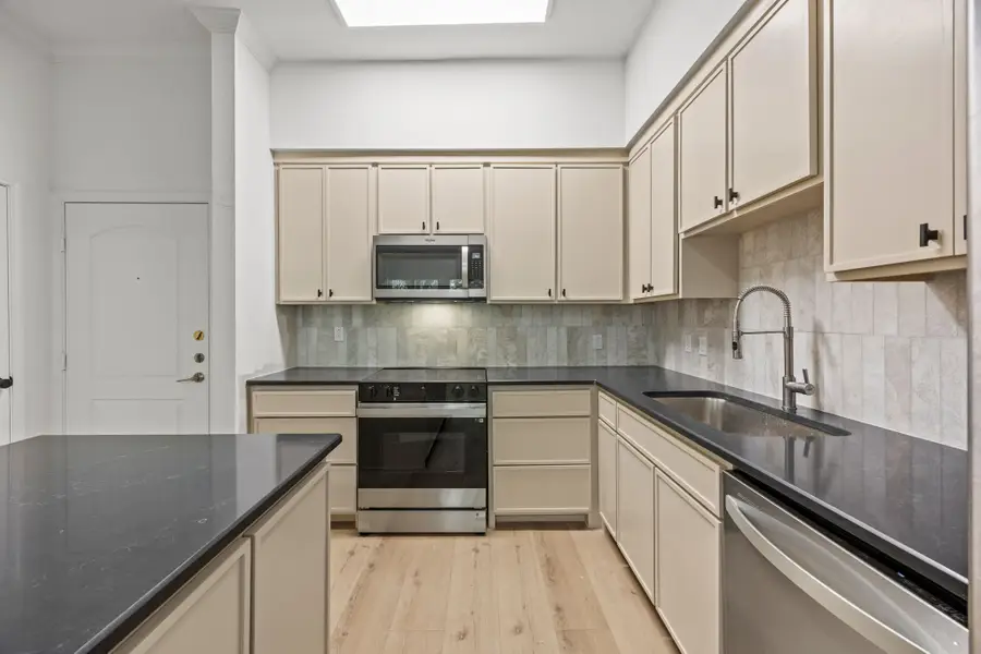 3225 Turtle Creek Boulevard #122, Dallas, TX 75219 - Image #3