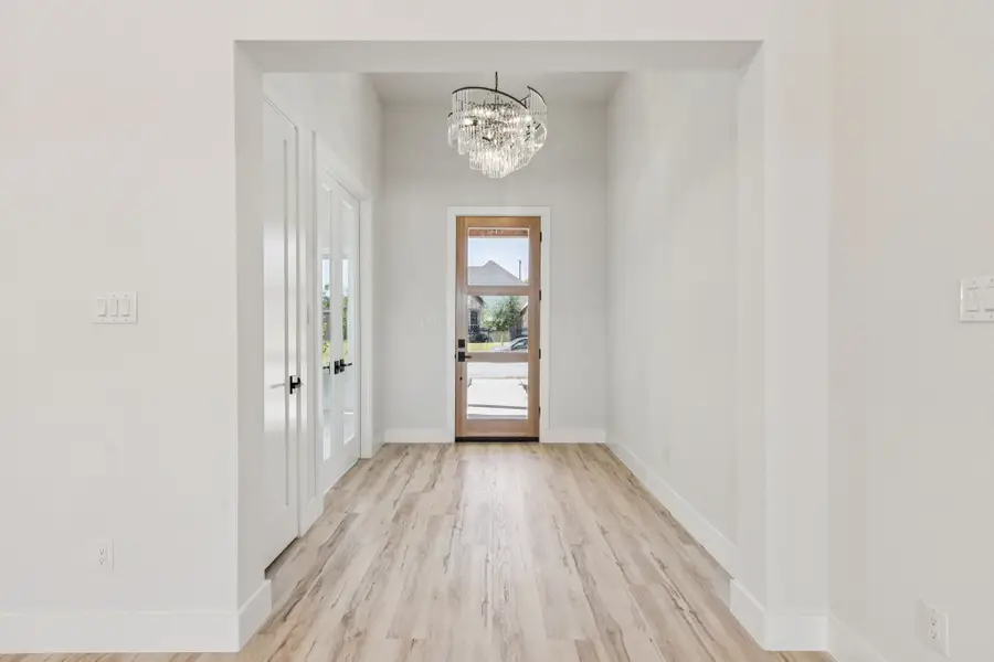 2016 Vanderbilt Drive, Weatherford, TX 76088 - Image #3