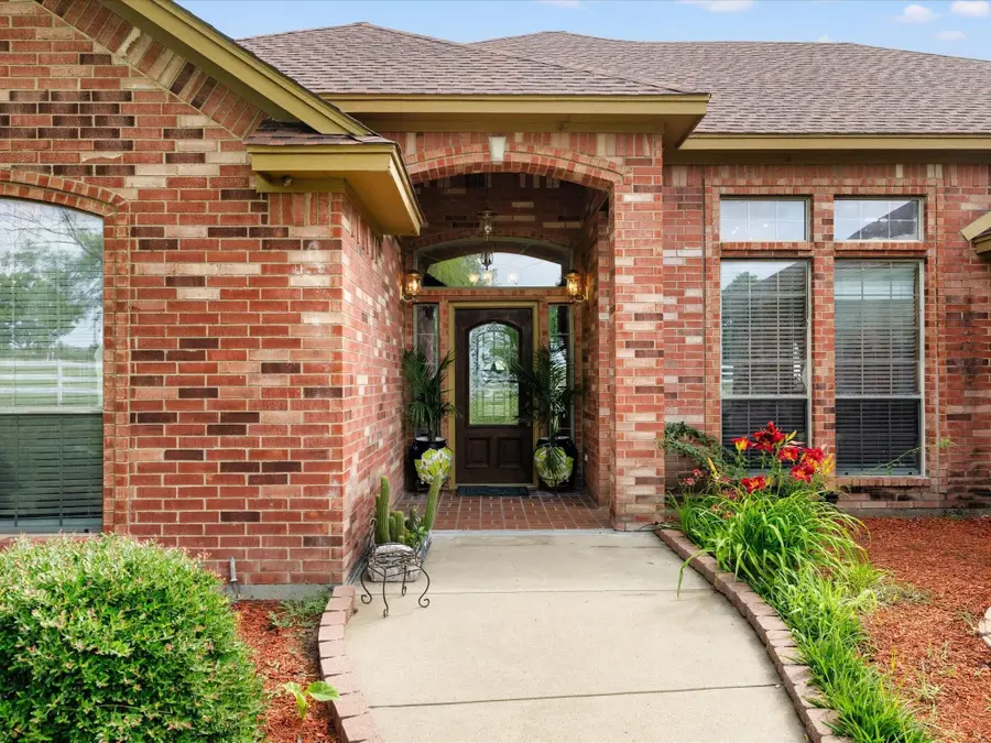 5530 N Interstate Highway 45, Ennis, TX 75119 - Image #2