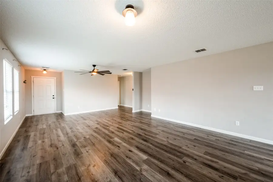 319 Quail Crossing Drive, Sanger, TX 76266 - Image #2