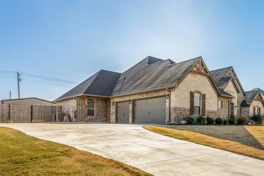 14717 Lost Wagon Street, Justin, TX 76247 - Image #3