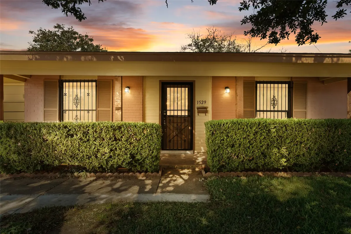 1529 Regina Court N, Irving, TX 75062 - Image #1