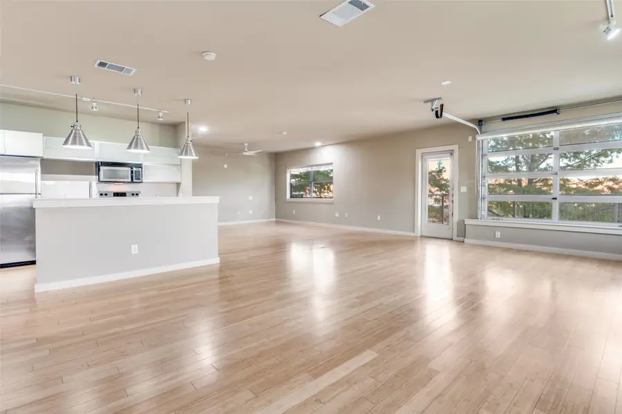 1111 S Akard Street #300, Dallas, TX 75215 - Image #3