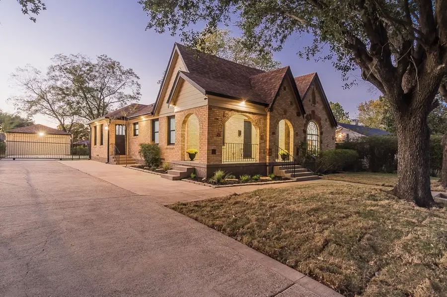 1835 Cedar Crest Boulevard, Dallas, TX 75203 - Image #2