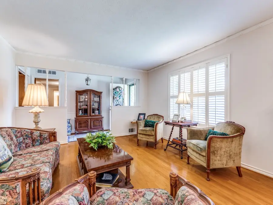 7637 El Pensador Drive, Dallas, TX 75248 - Image #2