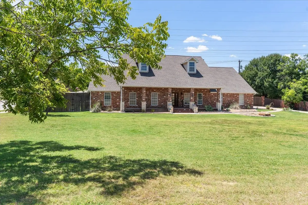 708 Canyon Creek Trail, Fort Worth, TX 76112 - Image #1