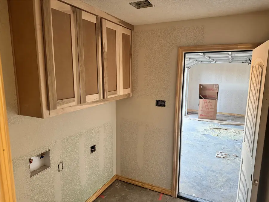 1009 Morgan Court, Springtown, TX 76082 - Image #3