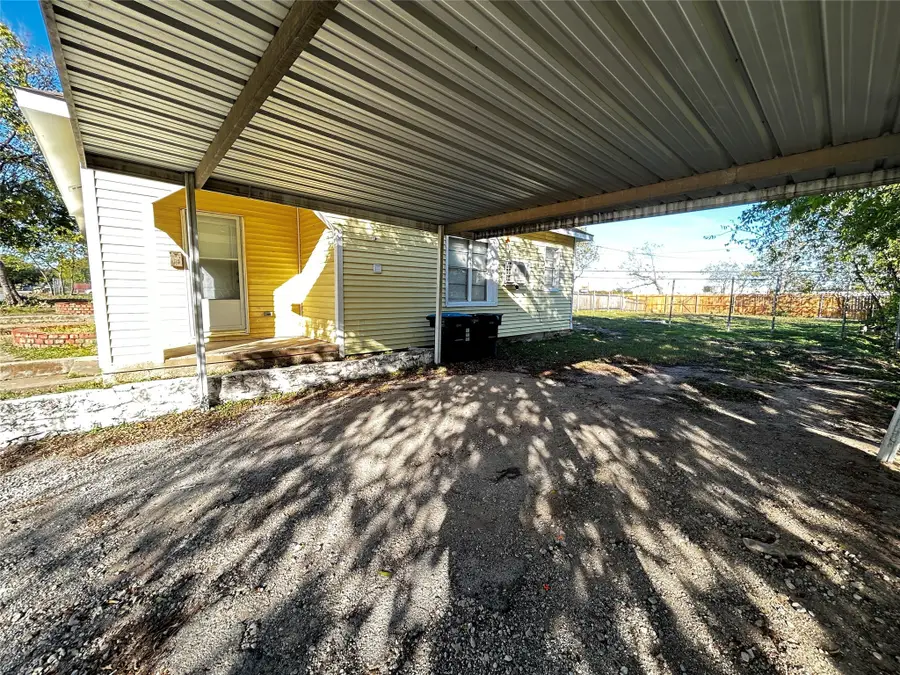 3216 Ellis Avenue, Fort Worth, TX 76106 - Image #2