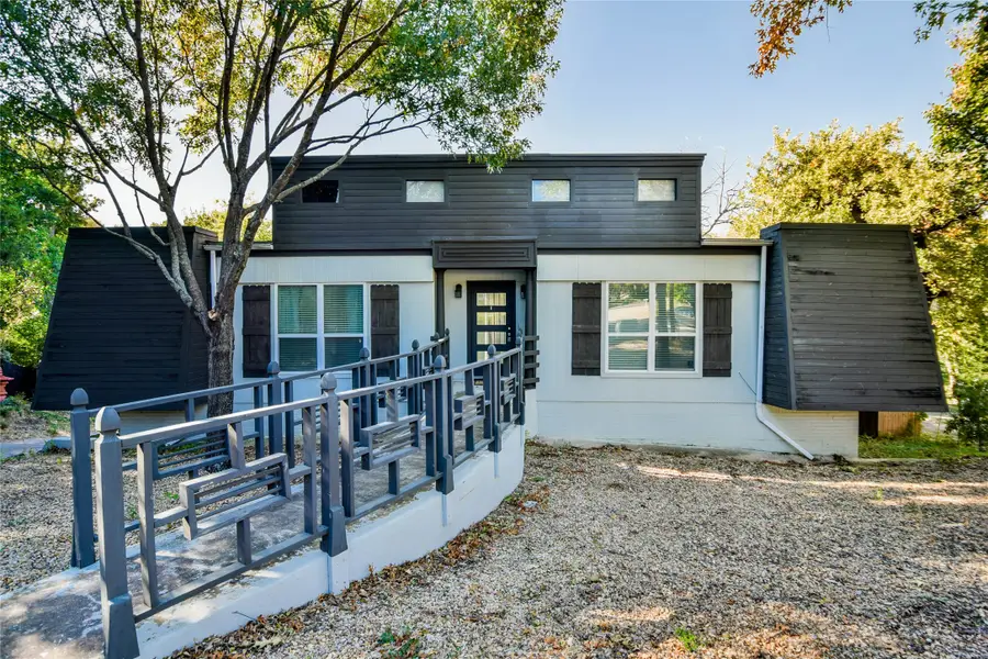 1722 Northbrook Court, Arlington, TX 76012 - Image #2