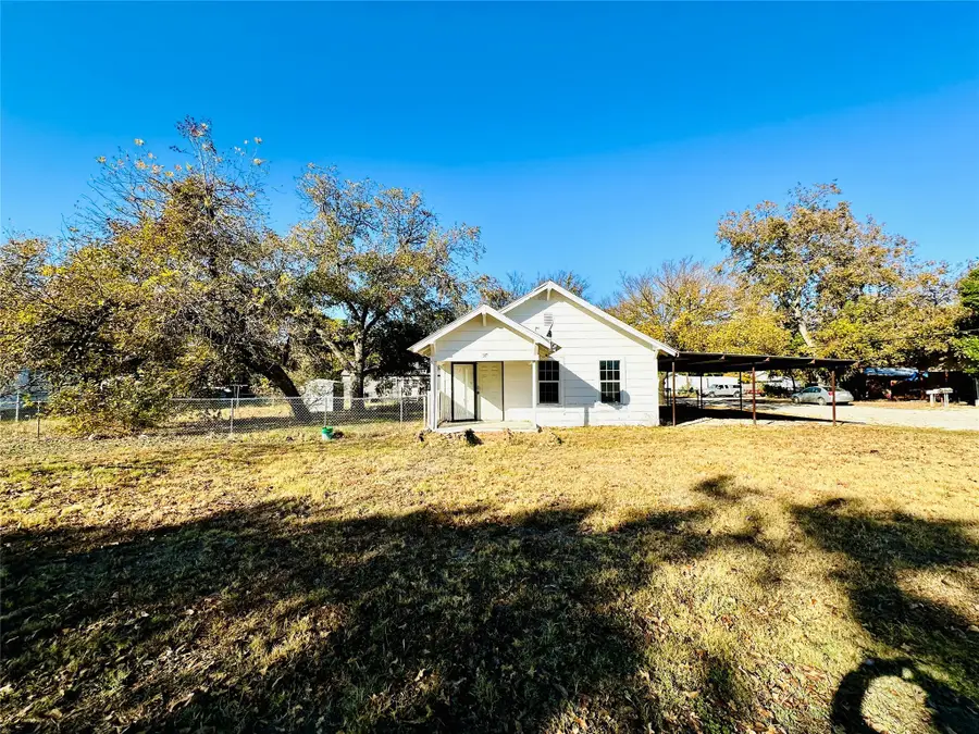 517 N Ave D, Cross Plains, TX 76443 - Image #2