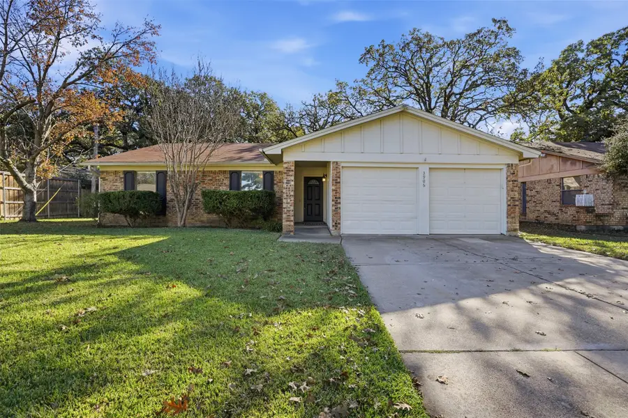3906 Cedarwood Court, Arlington, TX 76017 - Image #3