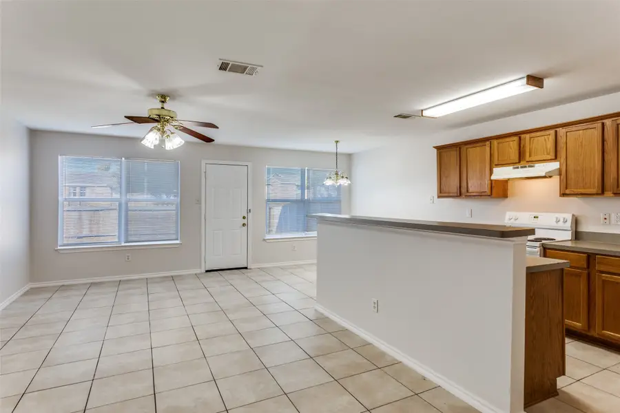 4526 Alamosa Street, Fort Worth, TX 76119 - Image #2
