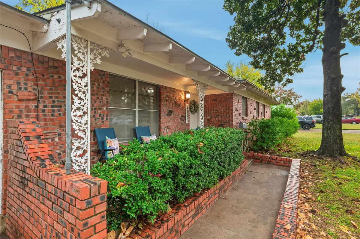 7005 Robinhood Lane, Fort Worth, TX 76112 - #1