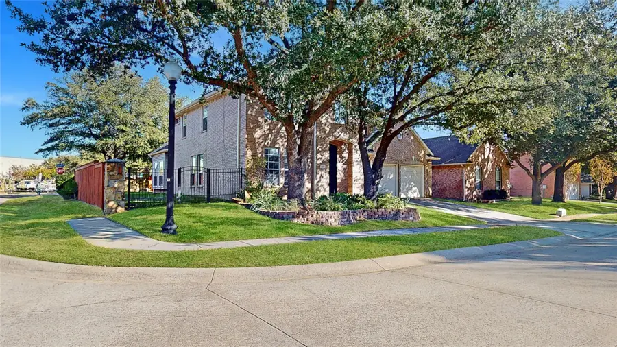 200 Patricia Lane, Highland Village, TX 75077 - Image #2