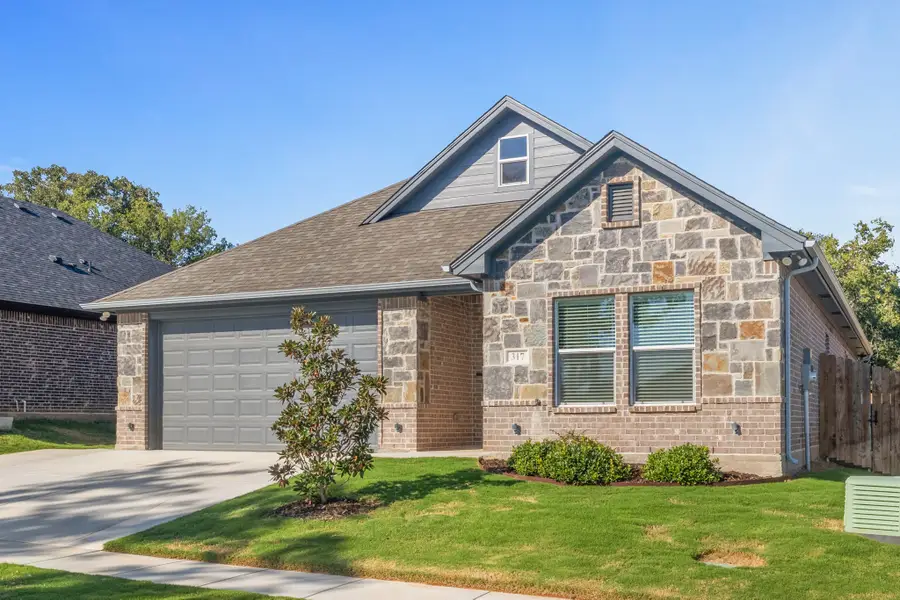 317 Titus Drive, Springtown, TX 76082 - Image #2