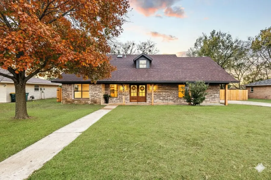 2214 Rex Cruse Drive, Sherman, TX 75092 - Image #2