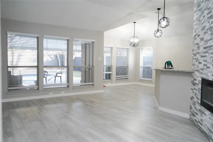 5811 Sterling Green Trail, Arlington, TX 76017 - Image #3