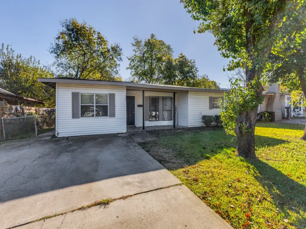 126 Fielding Drive, Mesquite, TX 75149 - Image #1