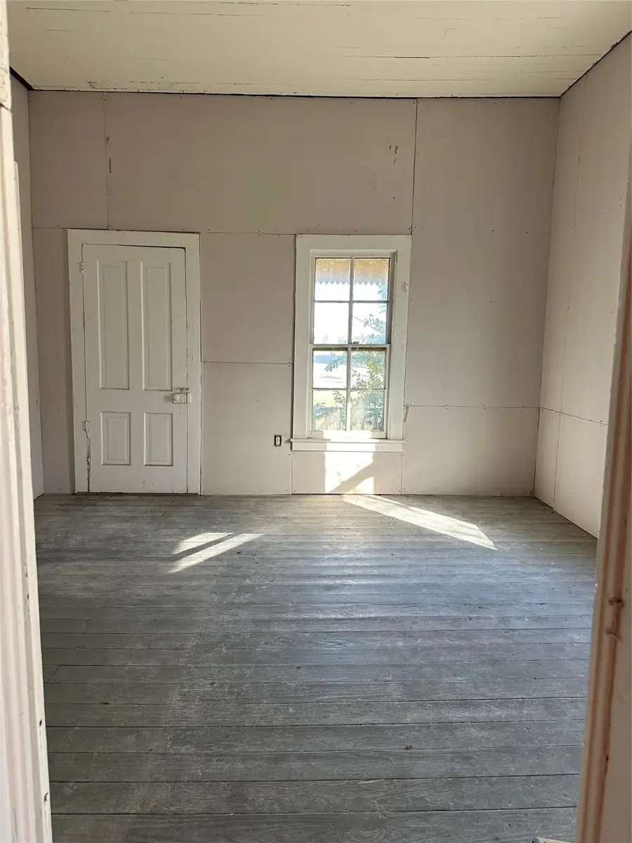 512 S Mckinney Street, Mexia, TX 76667 - Image #3