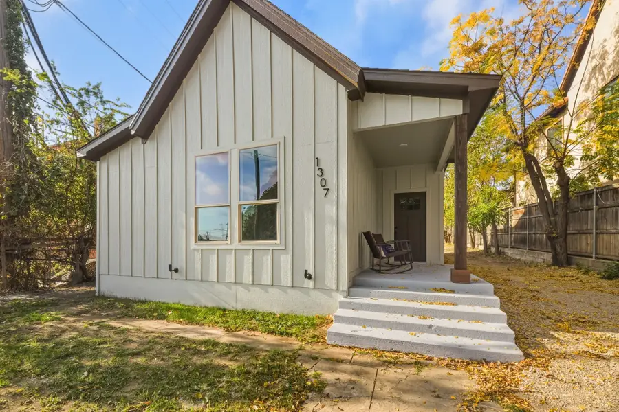 1307 Clinton Avenue, Fort Worth, TX 76164 - Image #2