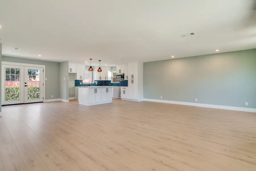 9209 Rustown Drive, Dallas, TX 75228 - Image #2