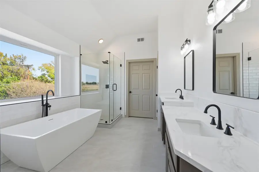 2705 Redstone Drive, Arlington, TX 76001 - Image #3