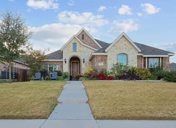 745 Larkspur Lane, Midlothian, TX 76065