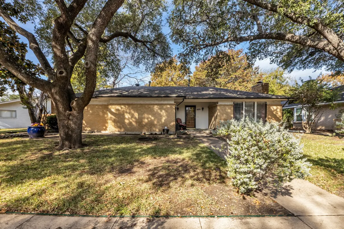 609 Kingsbridge Drive, Garland, TX 75040 - Image #1