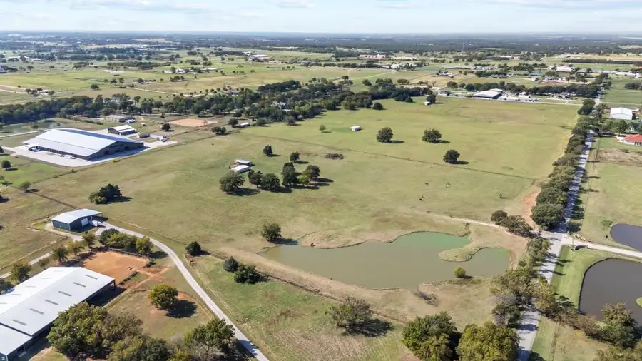 000 Friendship Road, Pilot Point, TX 76258 - Image #2