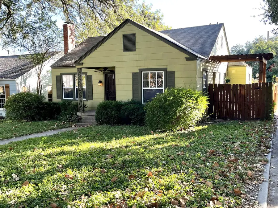 4113 Curzon Avenue, Fort Worth, TX 76107 - Image #2