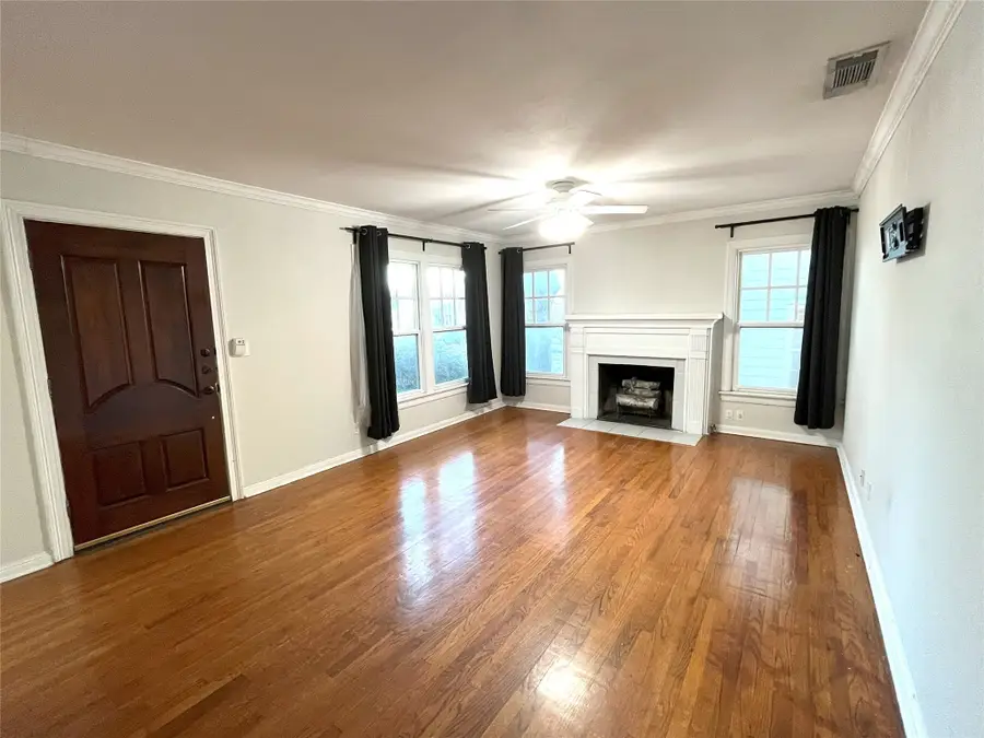 4113 Curzon Avenue, Fort Worth, TX 76107 - Image #3