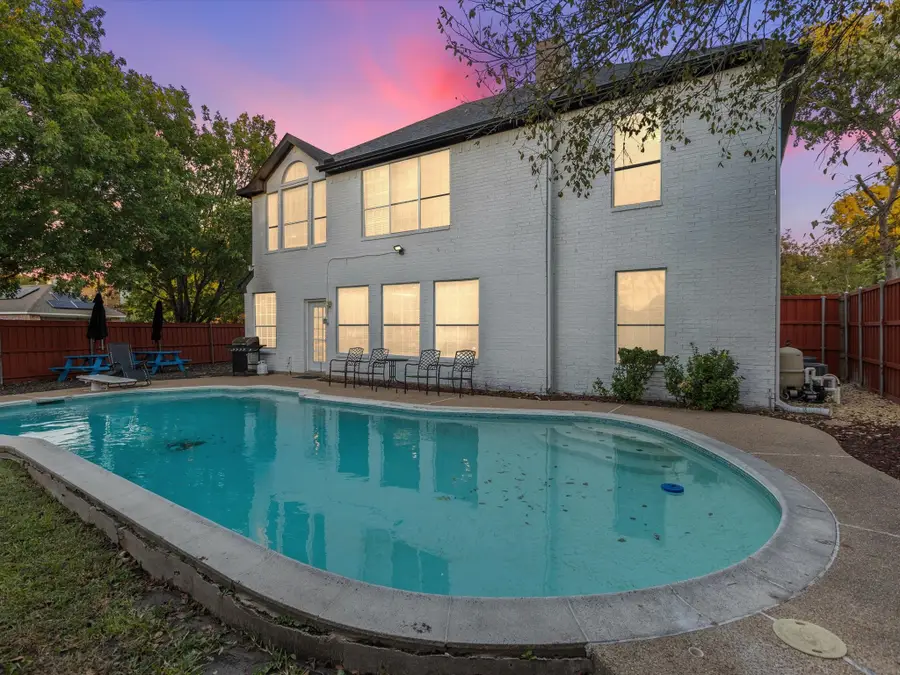 4501 Westbriar Lane, Grand Prairie, TX 75052 - Image #2