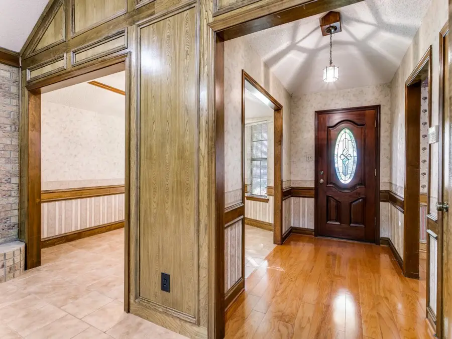 928 Old Mill Circle, Irving, TX 75061 - Image #2