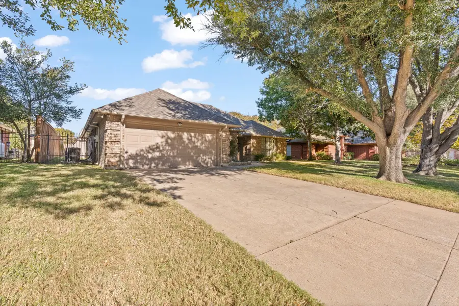 149 Sandlewood Lane, Burleson, TX 76028 - Image #2