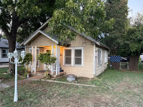 924 Sunnside Avenue, Cockrell Hill, TX 75211