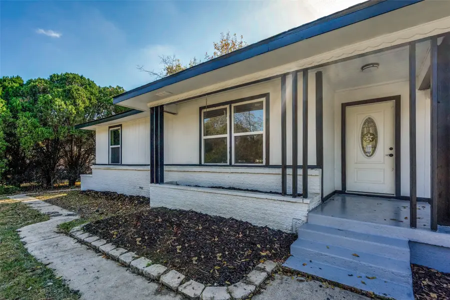 901 Woodleigh Drive, McKinney, TX 75069 - Image #2