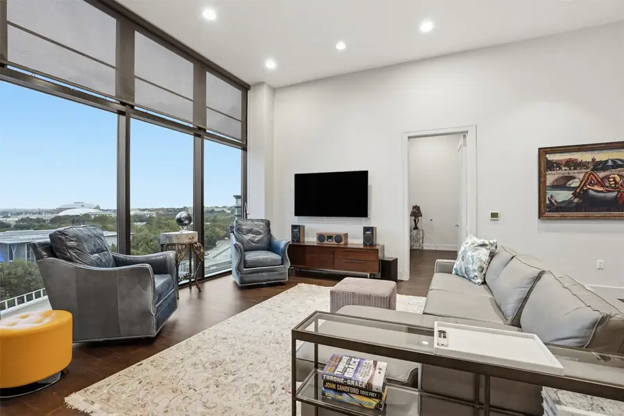 3100 W 7th Street #811, Fort Worth, TX 76107 - Image #3