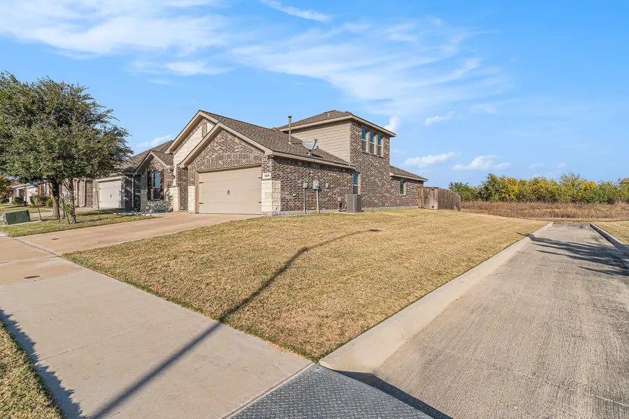 8824 Prairie Dawn Drive, Fort Worth, TX 76131 - Image #2