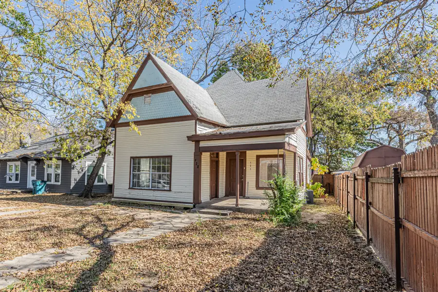 428 N Denton Street, Gainesville, TX 76240 - Image #2