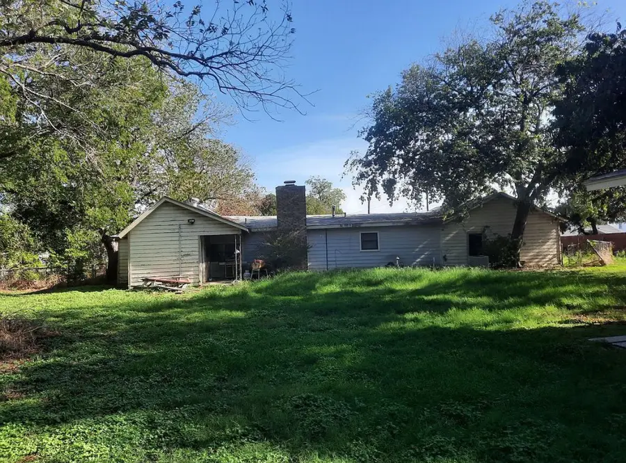1385 W Swan Street, Stephenville, TX 76401 - Image #3
