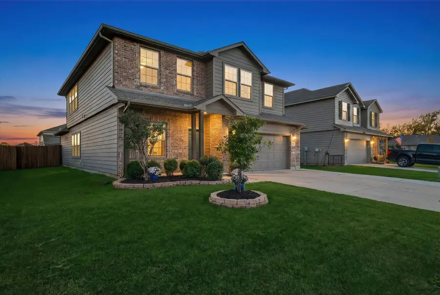 313 Countryside Drive, Aubrey, TX 76227 - Image #2