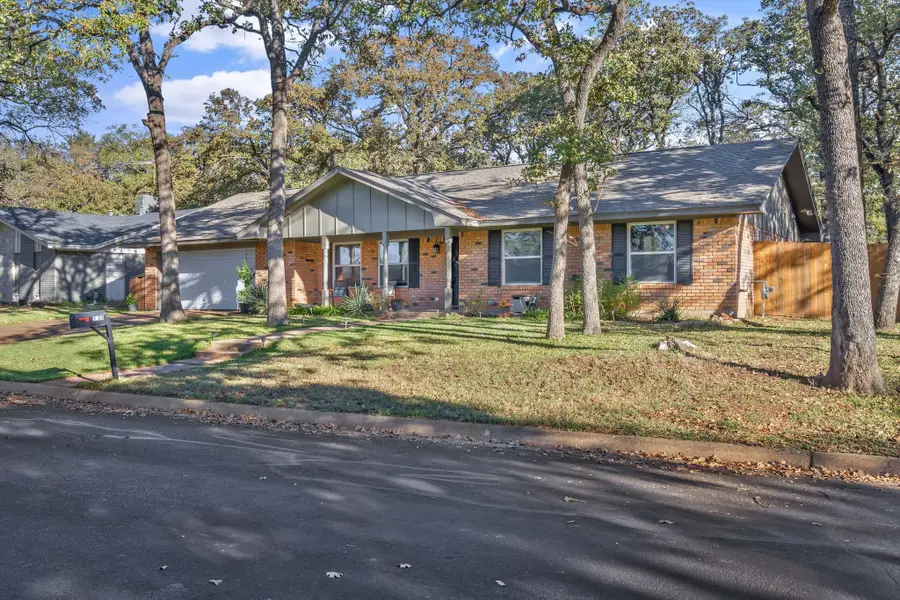 1304 W Redbud Drive, Hurst, TX 76053 - Image #3