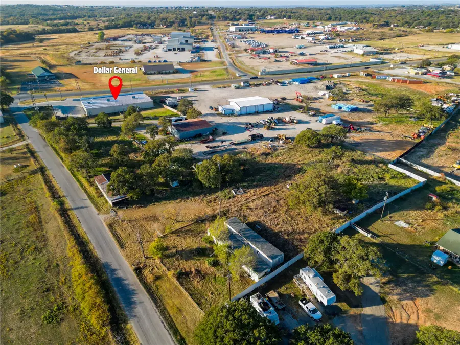 251 Rhoades Lane, Springtown, TX 76082 - Image #2