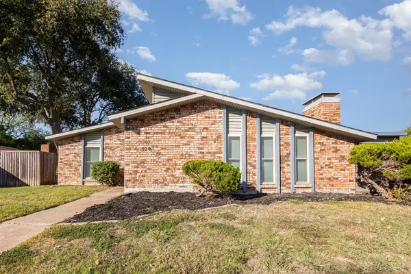 706 Greenhill Lane, Grand Prairie, TX 75052