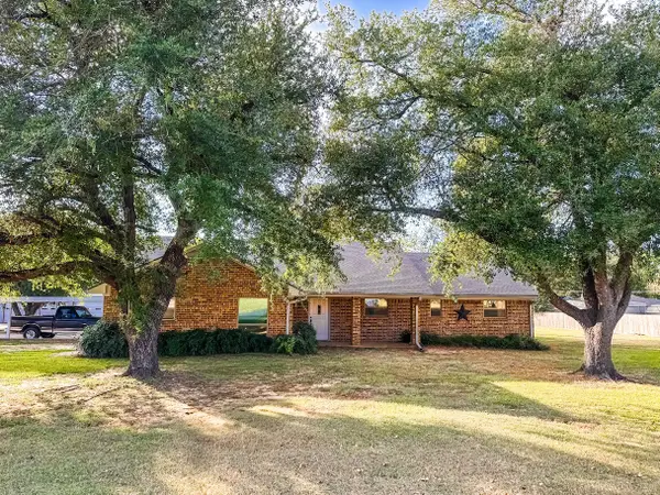 111 Parkwood Road, Teague, TX 75860
