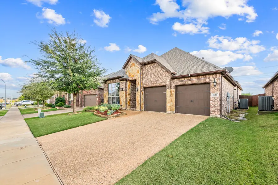 3016 Bella Lago Drive, Fort Worth, TX 76177 - Image #2